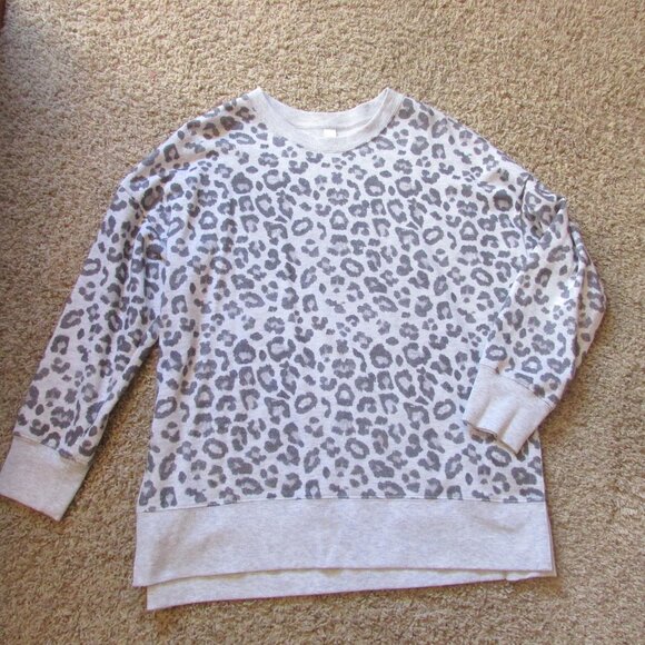 NWOT Greentea XXL Gray Leopard Animal Print Tunic Sweatshirt Pullover Longer - Picture 1 of 2